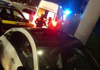 Госпитализированы с травмами: 24-летний водитель «мерса» на скорости врезался в столб