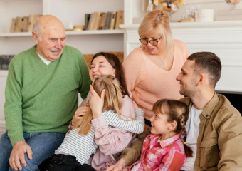 Гороскоп на 5 ноября: Тельцы сегодня будут в кругу семьи - молодцы