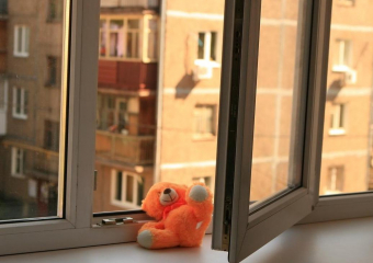 В Новороссийске полуторагодовалый малыш выпал из окна многоэтажки