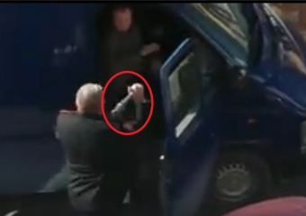 Очередность проезда автомобилей казак отстаивал битой в Новороссийске