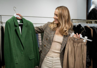 Депутаты предложили ввести ежегодную выплату для учителей на приобретение деловой одежды