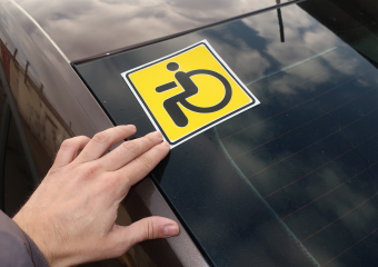 За незаконное использование знака «Инвалид» новороссийских водителей могут лишить прав