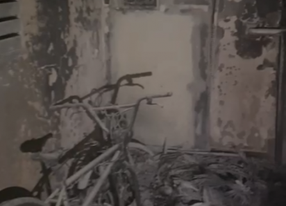 Новороссийцы чуть не погибли: неадекват закинул горящие покрышки в жилой дом