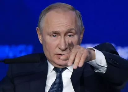 Мессенджер MAX вынуждает граждан задать вопрос президенту РФ Владимиру Путину