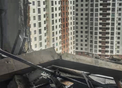 «Я стояла на коленях среди развалин моего «гнёздышка»: БПЛА лишил жительницу Новороссийска квартиры 
