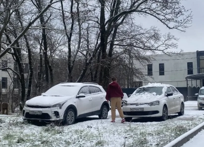 «Дети ждали автобус 3 часа»: новороссийцы жалуются на состояние города в снежную погоду