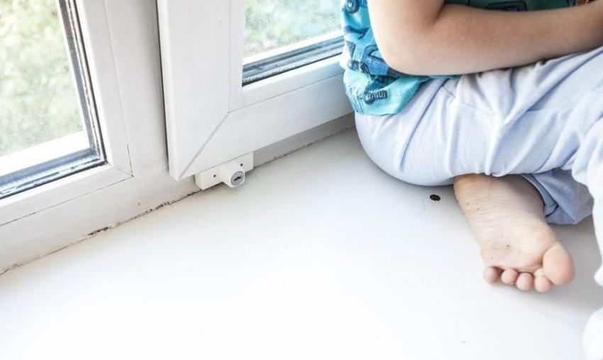 Опять ребенок выпал из окна в Новороссийске