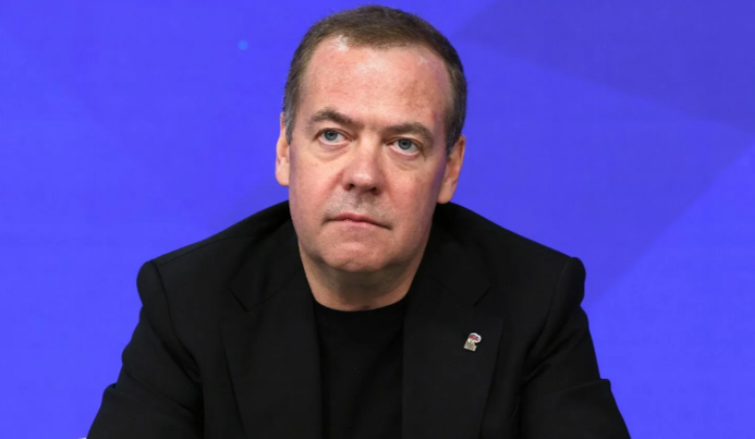 "На россиян объявлена охота": Дмитрий Медведев не советует ездить в Европу