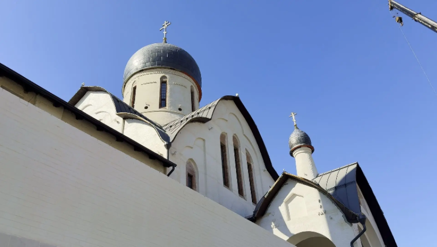 В храме Сорока Севастийских мучеников продолжаются фасадные и отделочные работы