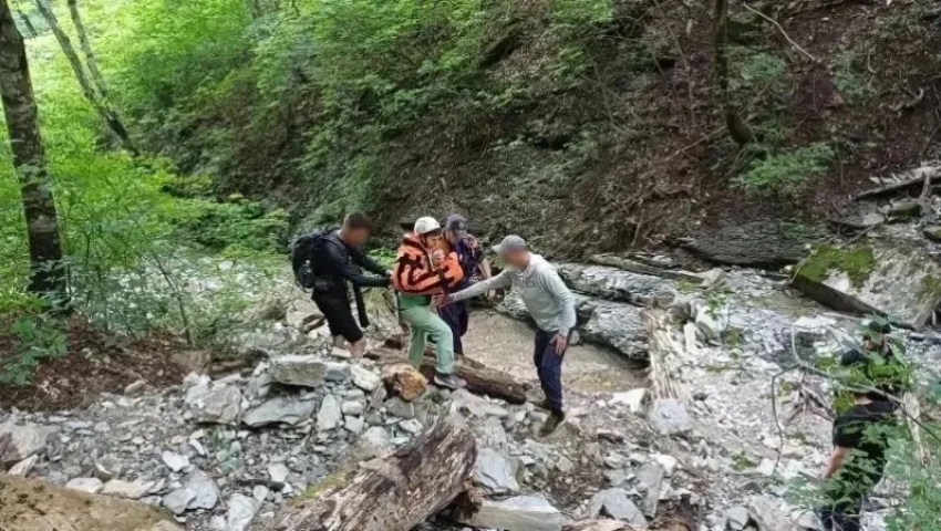 Туристка полезла в ущелье в Геленджике и сломала руку