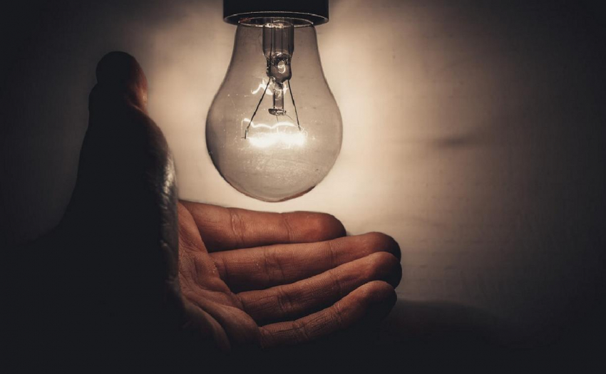 Не только ночью, но и днём: где сегодня выключат свет в Новороссийске 