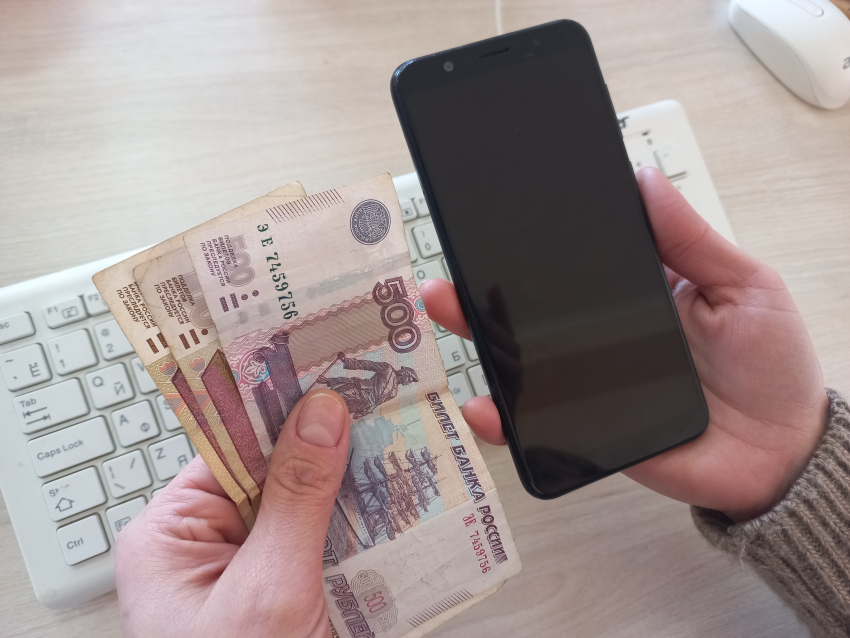 У жительницы Новороссийска мошенники украли более 130 миллионов рублей 