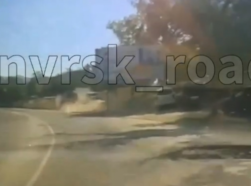 В сети появилось видео с моментом ДТП в Южном районе Новороссийска