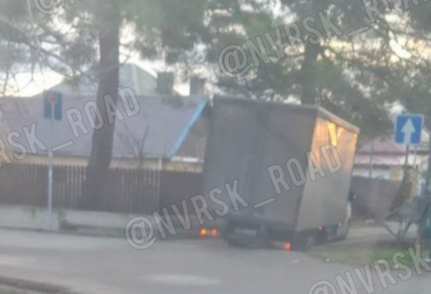 Мостик невезения калечит машины в Новороссийске