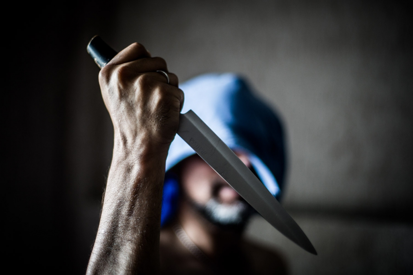 Застолье с жутким исходом: новороссиец пырнул ножом знакомого 