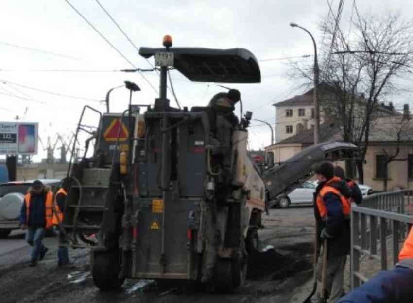 Новороссийские дорожники начали ремонт дорог, которые разбили «хомяки"