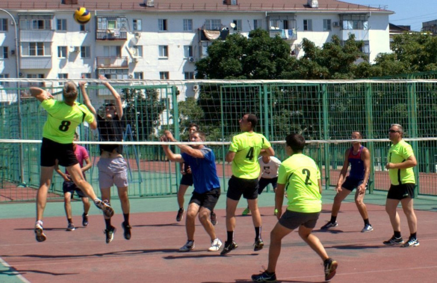 Окончательный состав команд игр плей-офф по волейболу определили в Новороссийске