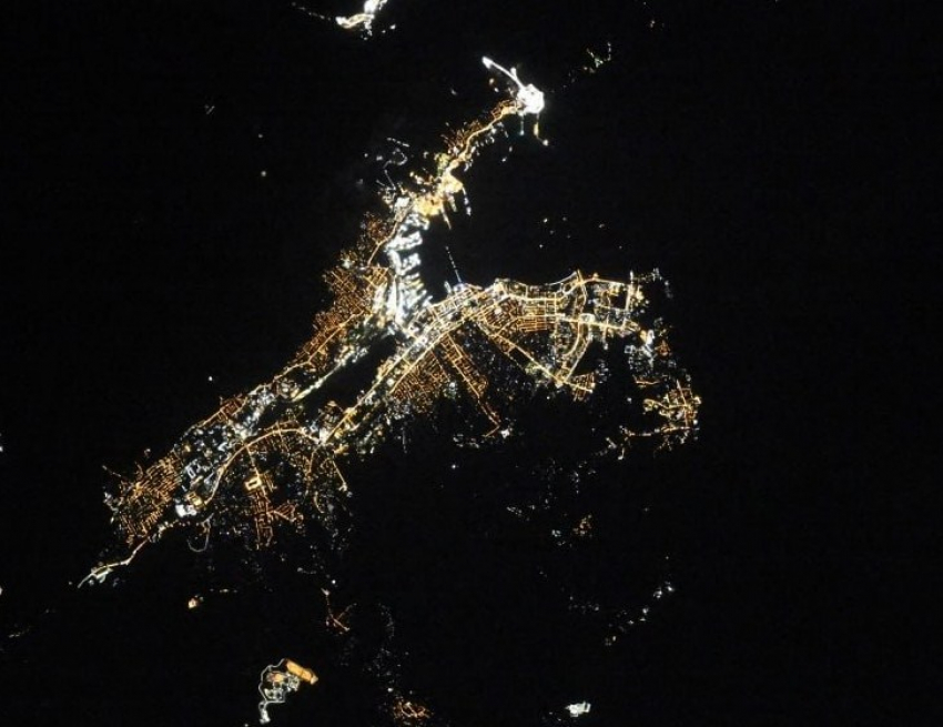 Новороссийск сфотографировали из космоса