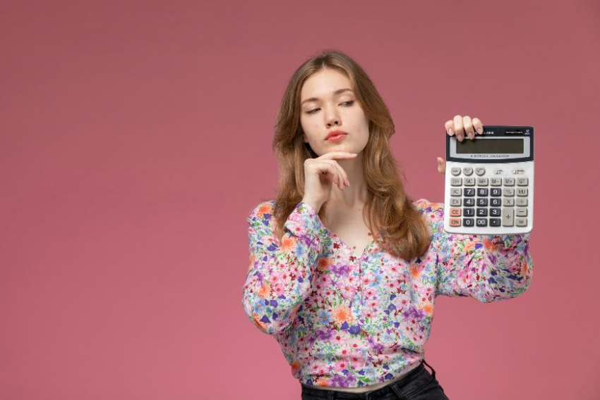 Гороскоп на 3 мая: Тельцам целый день нужно думать о деньгах