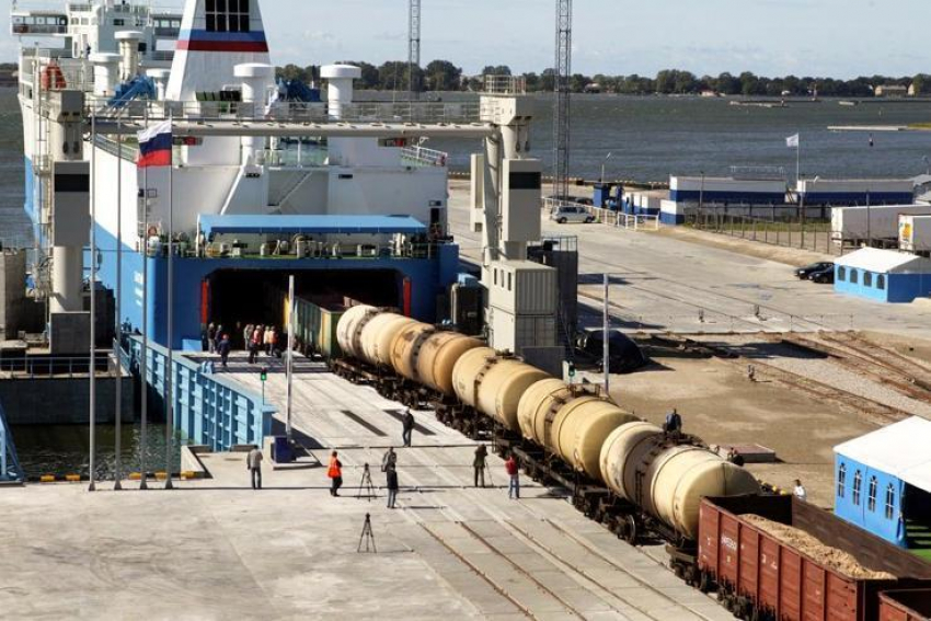 В Новороссийске порт пытались обокрасть с помощью поезда 