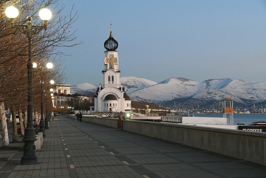 Крещенское омовение: где новороссийцы смогут окунуться в Чёрном море в православный праздник 