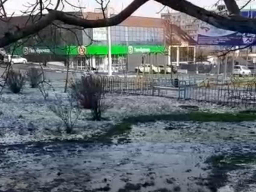 Канализационные нечистоты атаковали детскую площадку на Куникова