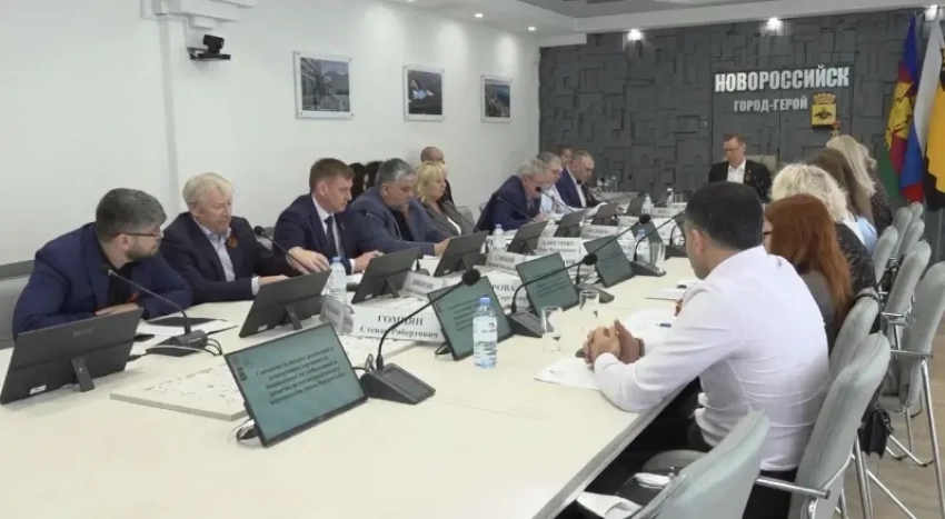 Новороссийск берётся за воду всерьёз: дороги восстановят, сети обновят, потери сократят