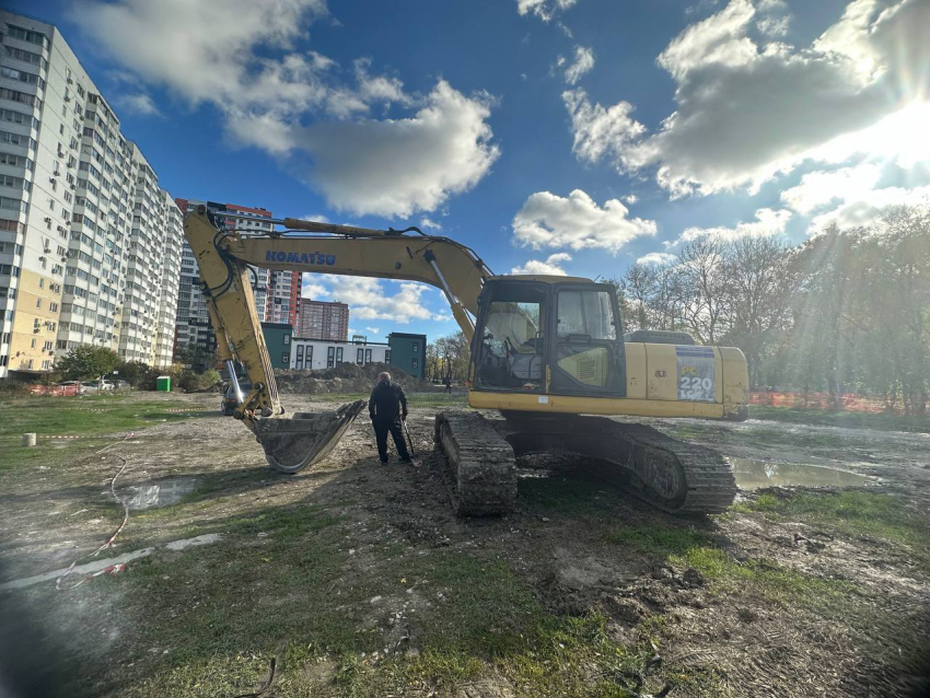 «Вырыли котлованы и закопали всё обратно», - быть ли новой поликлинике в Новороссийске 