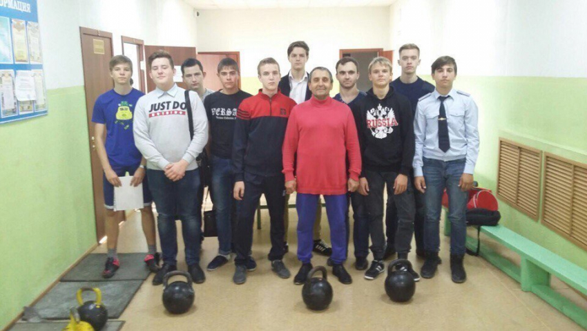 В Новороссийске прошло первенство спортивной школы «Олимпиец» по гиревому спорту