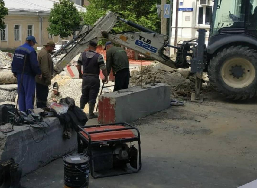 Мэр Новороссийска рассказал о ходе ремонта водопроводных сетей