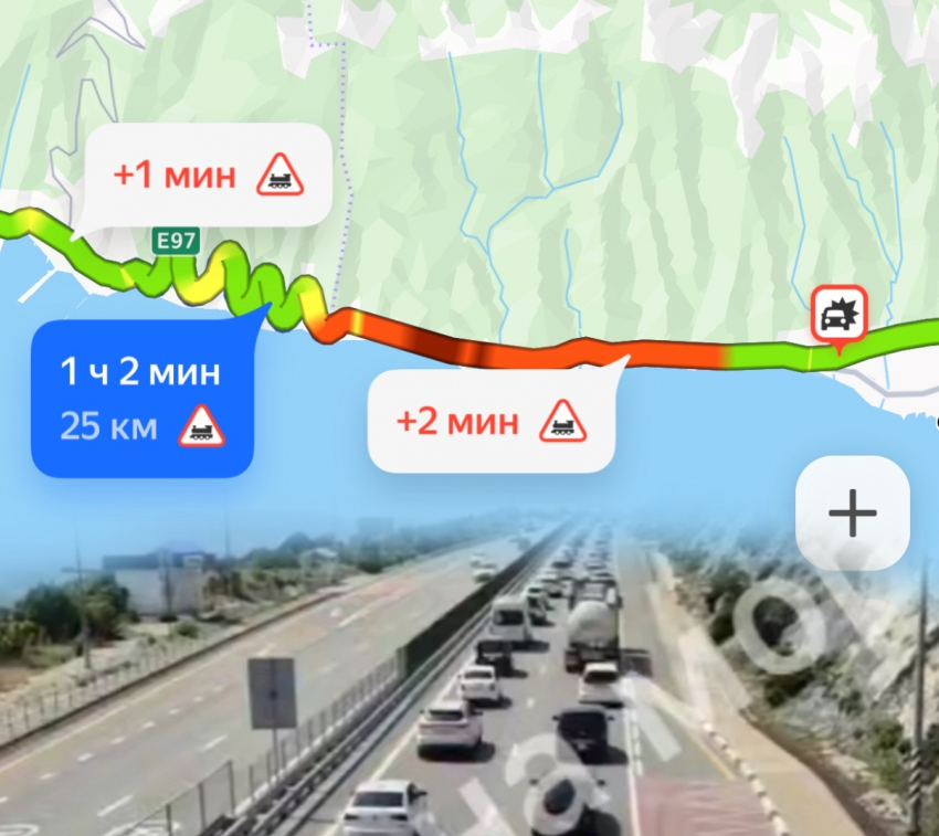 Огромная пробка парализовала дорогу между Новороссийском и Кабардинкой