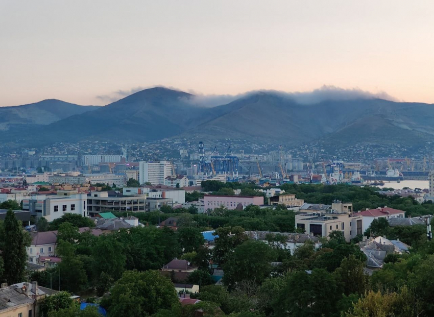 Погода в Новороссийске: утром возможен дождь, а днём жарко и ветрено 