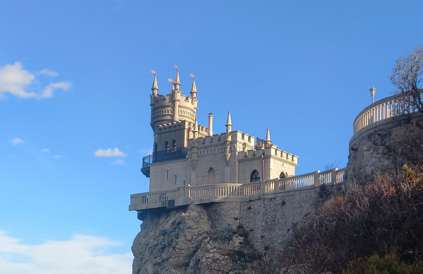 Отдохнуть туристам в Крыму оказалось дешевле, чем в Краснодарском крае 