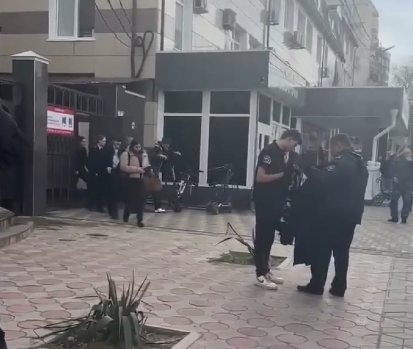  Стрельба в техникуме в Анапе, погиб охранник: что известно к этому часу