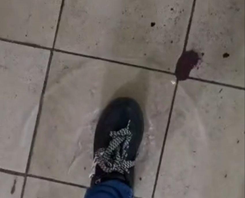 Разгребать фекалии надоело: сколько новороссийцам еще мучиться от неисправной канализации