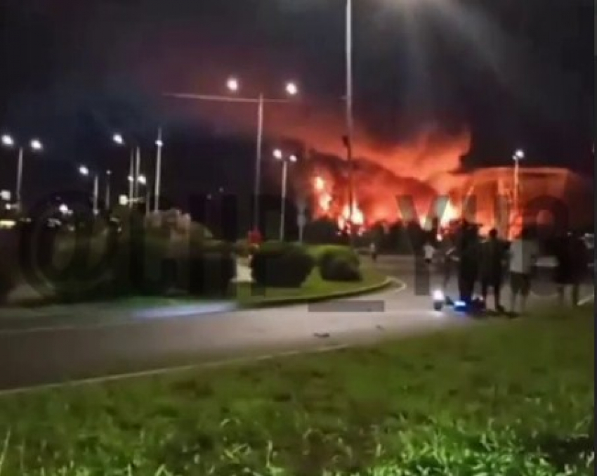 Беспилотники массово атаковали Краснодарский край: есть погибшие, горела нефтебаза