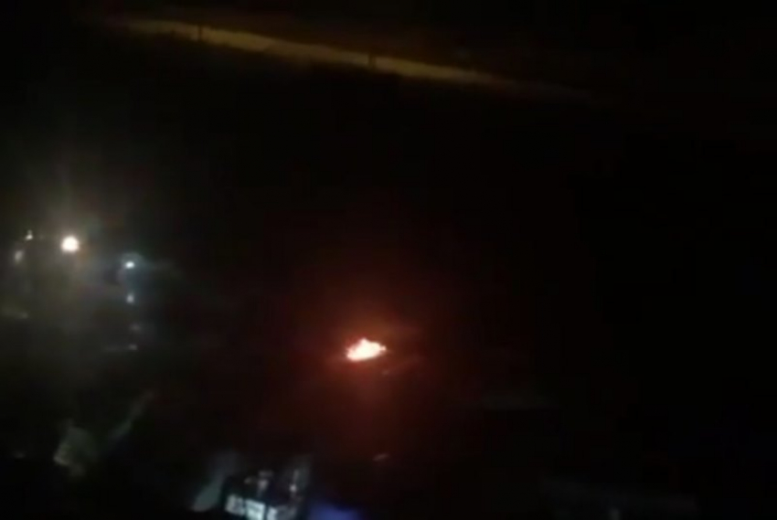 Частная яхта сгорела ночью в Новороссийске