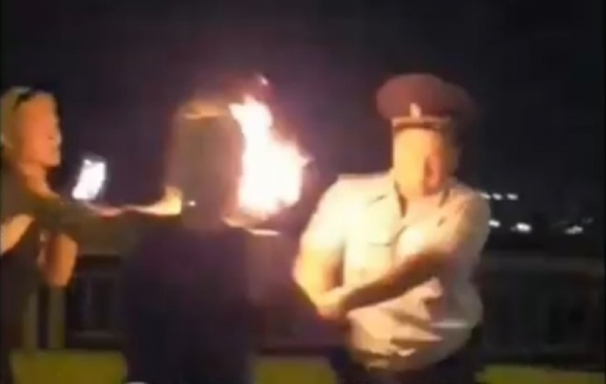 Фаерщики попытались поджечь полицейского в соседней от Новороссийска Анапе