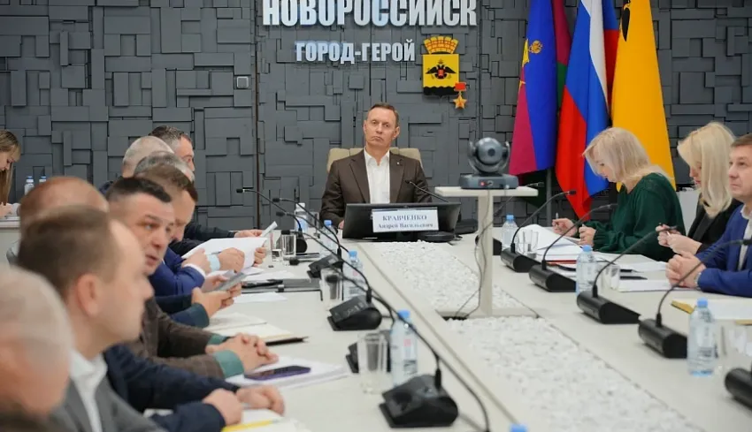  «Удалились в моменте»: глава Новороссийска выгнал чиновников с совещания из-за отсутствия света в Раевской