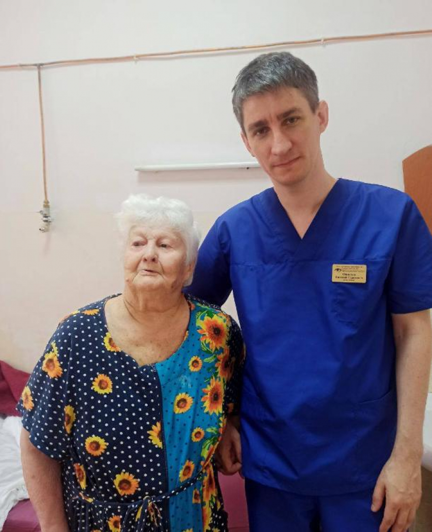 В Новороссийске офтальмологи вернули зрение 90-летней пациентке