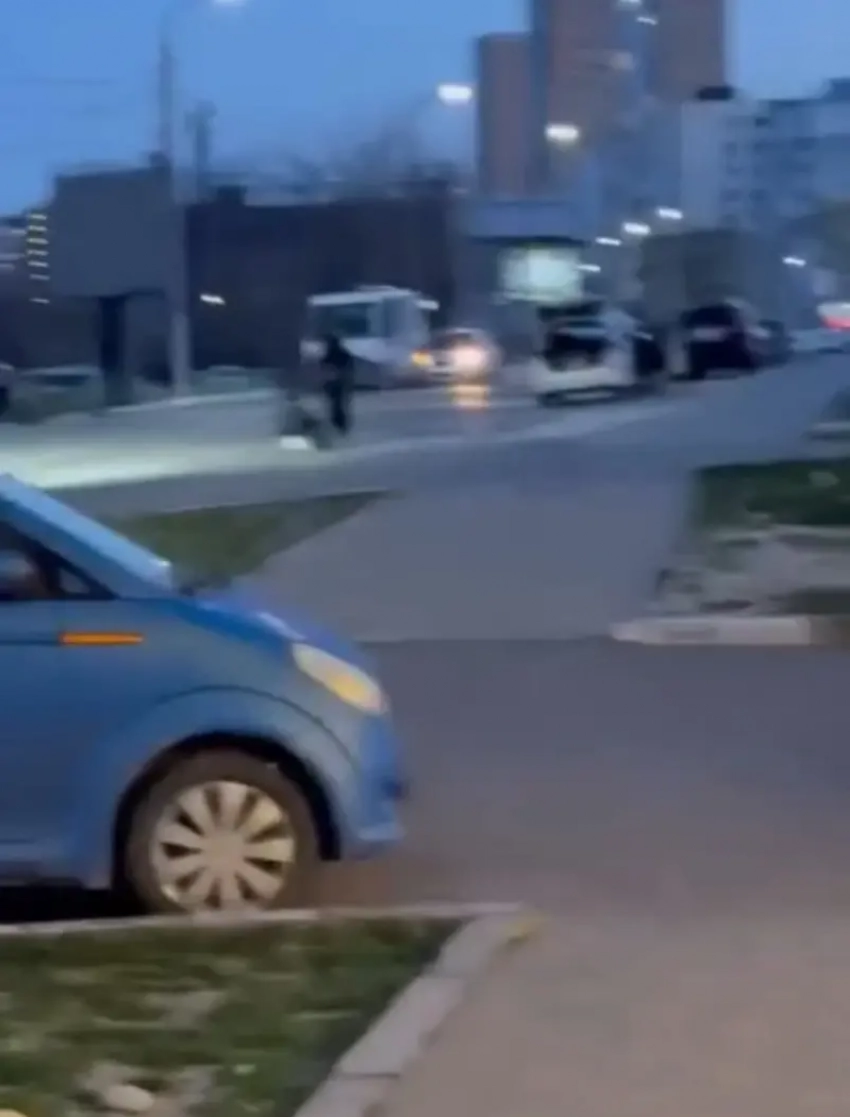 Дети устроили опасные гонки в Новороссийске