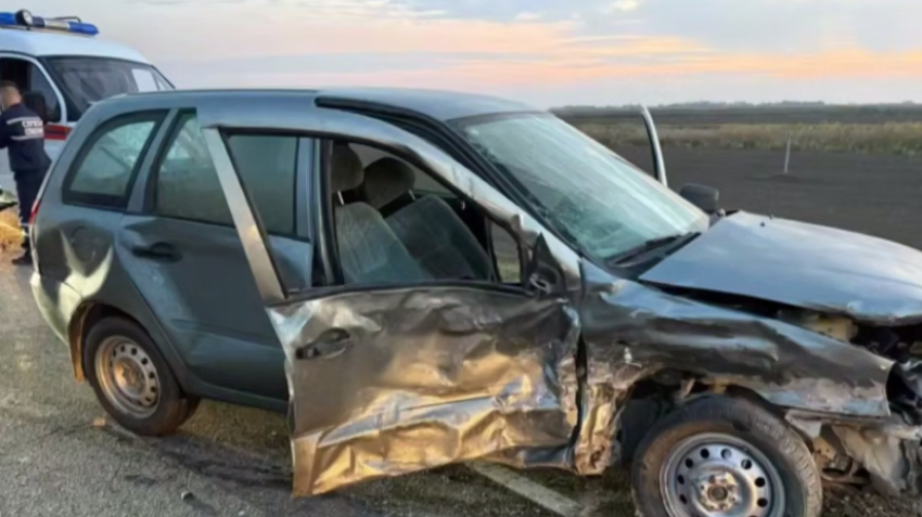 Смертельный маневр: в ДТП погиб человек, двое пострадали