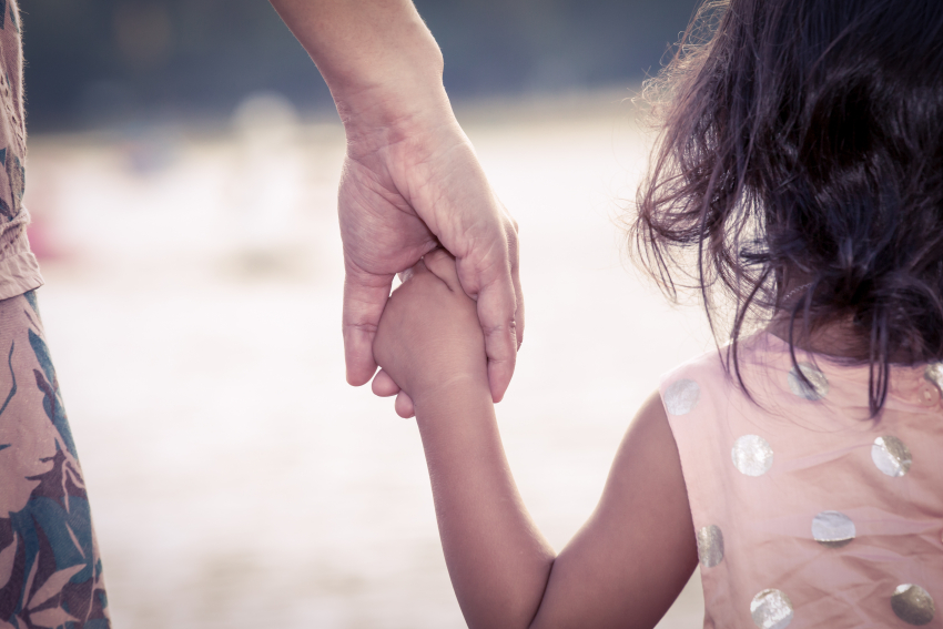"Тетя ведет меня к дедушке": в Кабардинке пытались украсть пятилетнюю девочку 