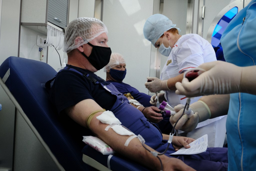 Волонтеры АО «Черномортранснефть» за год сдали более 200 литров крови
