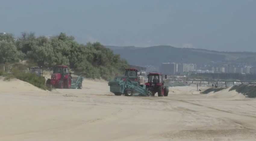 Ситуация с мазутными выбросами на побережье Анапы: что происходит сейчас