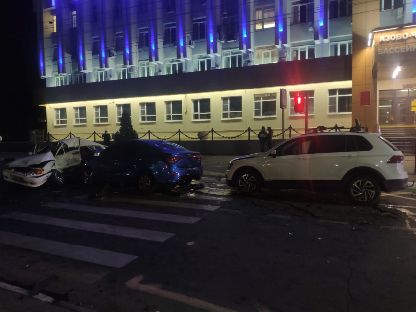 В ночном ДТП разбился 19-летний парень из Новороссийска