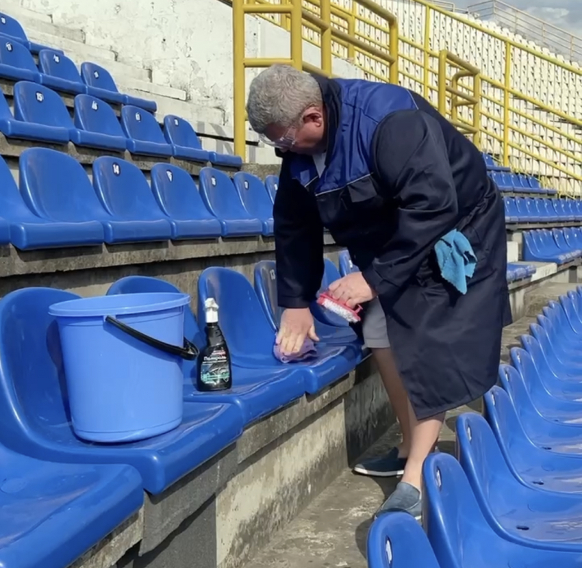 Гендиректор новороссийского «Черноморца» взялся за чистоту каждого матча на стадионе «Центральный» 