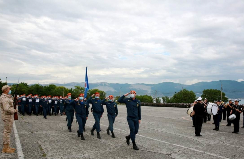 Подготовка вовсю: в Новороссийске прошла первая репетиция Парада Победы 