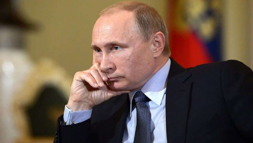 Путин поручил Новороссийскому порту перевести тарифы в рубли 