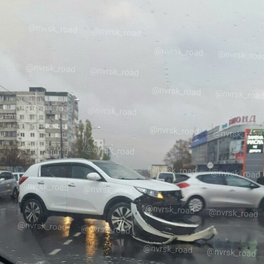 Утро в Новороссийске началось с ДТП